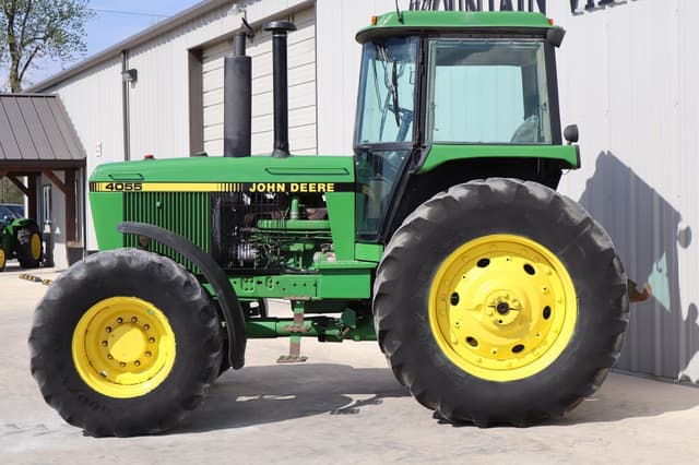 Image of John Deere 4055 equipment image 4