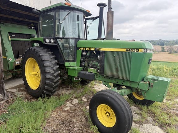 1991 John Deere 4255 Equipment Image0