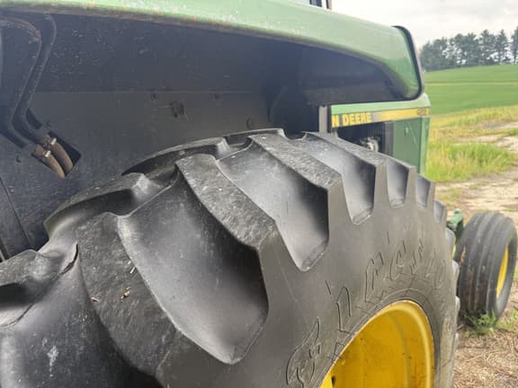 Image of John Deere 4255 equipment image 2