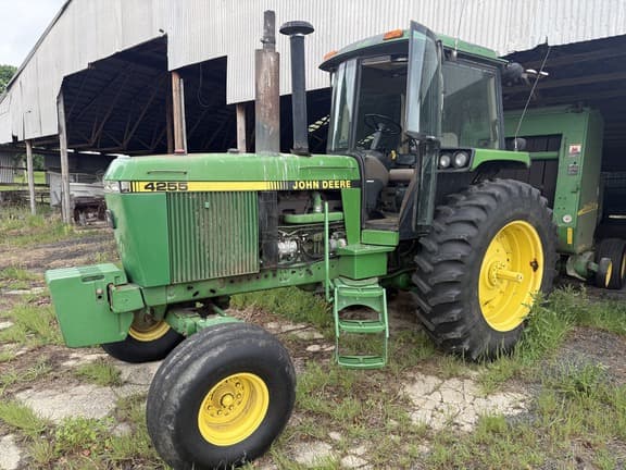 Image of John Deere 4255 equipment image 1