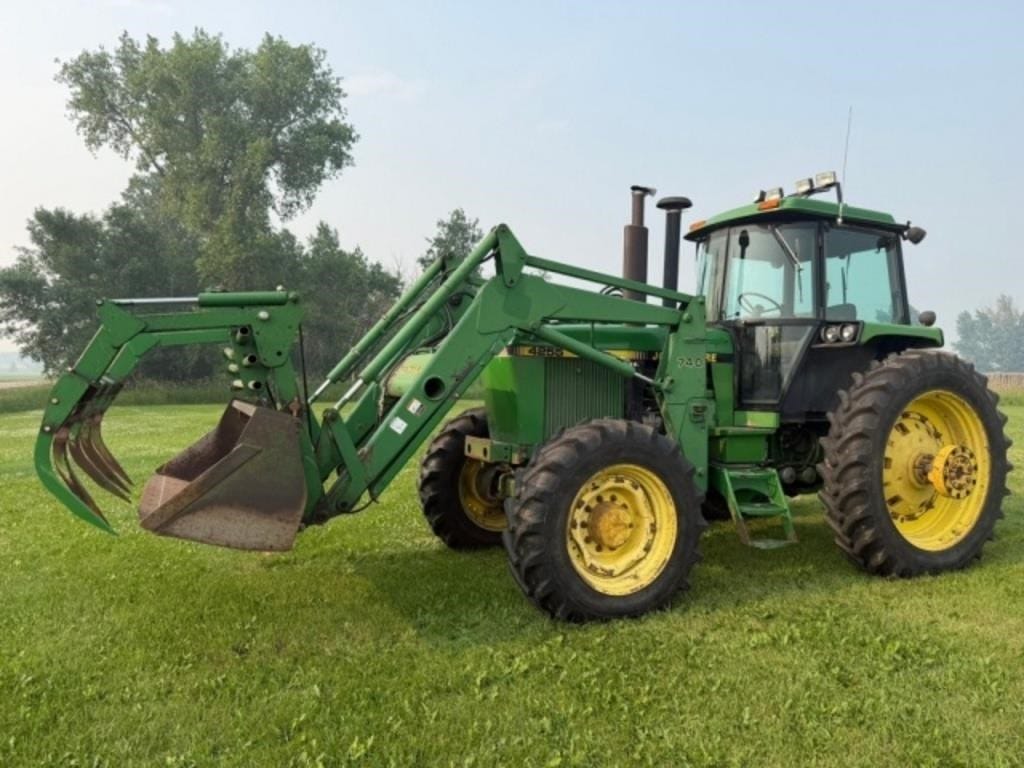 1991 John Deere 4255 Equipment Image0