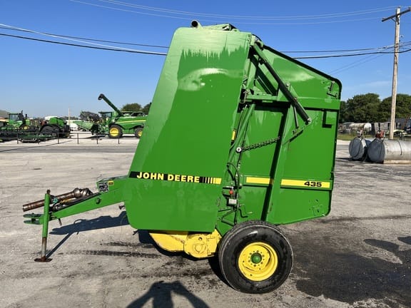 Main image John Deere 435