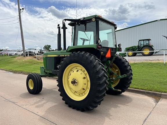 Image of John Deere 4455 equipment image 2