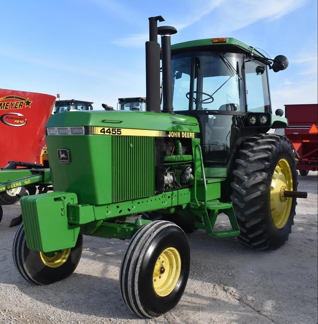 Image of John Deere 4455 Primary image