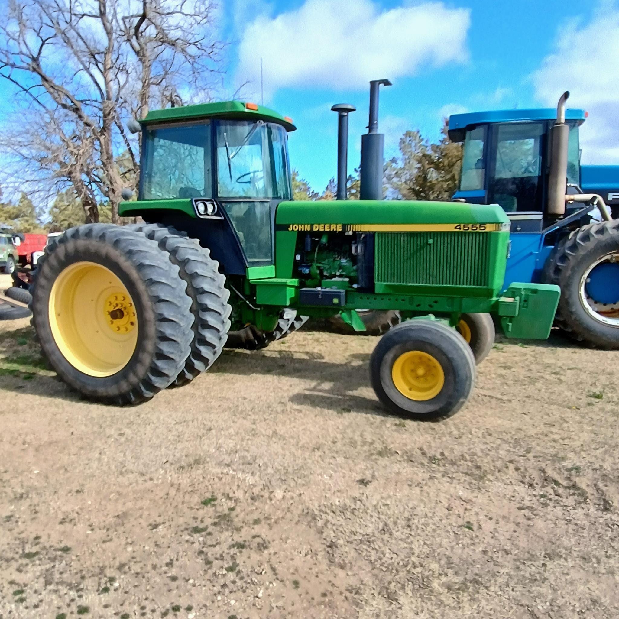 1991 John Deere 4555 Equipment Image0