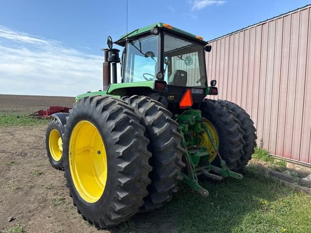 Image of John Deere 4555 equipment image 4