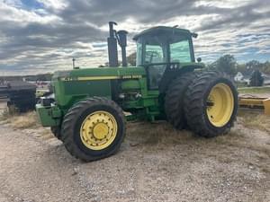 1991 John Deere 4755 Image