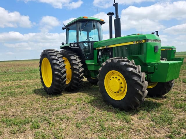 Image of John Deere 4755 equipment image 1