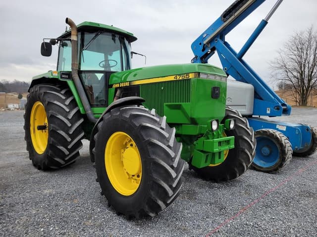 Image of John Deere 4755 equipment image 1