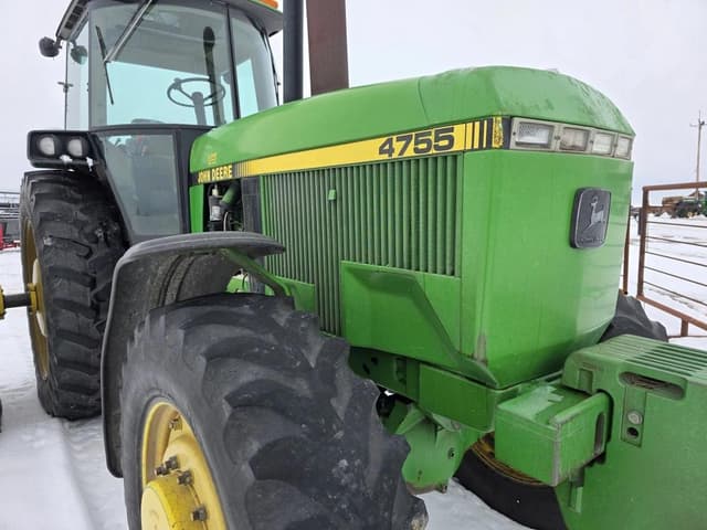 Image of John Deere 4755 equipment image 3