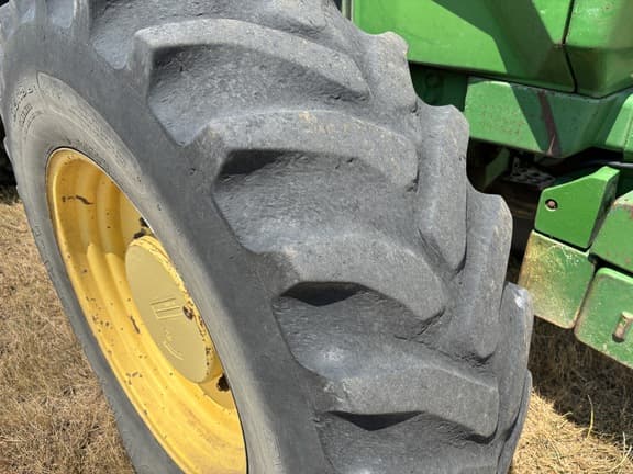 Image of John Deere 4955 equipment image 3