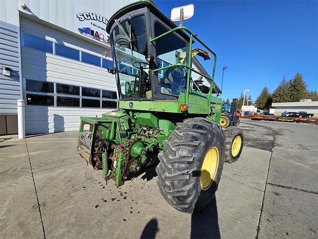 Image of John Deere 5830 equipment image 1