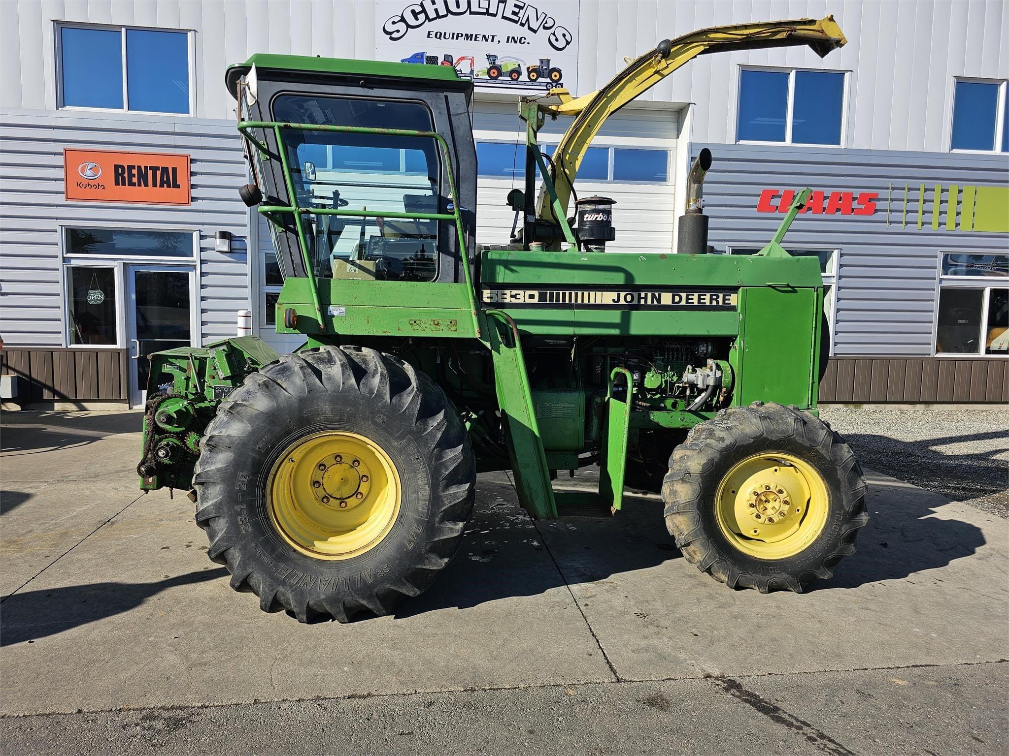 1991 John Deere 5830 Equipment Image0