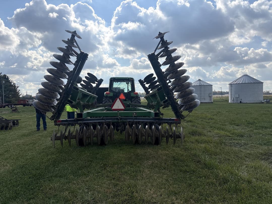 Image of John Deere 630 Primary image
