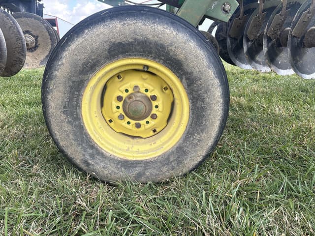 Image of John Deere 630 equipment image 4