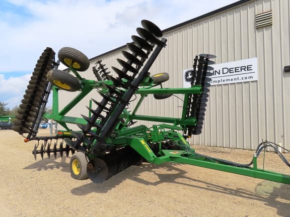 Image of John Deere 630 equipment image 1