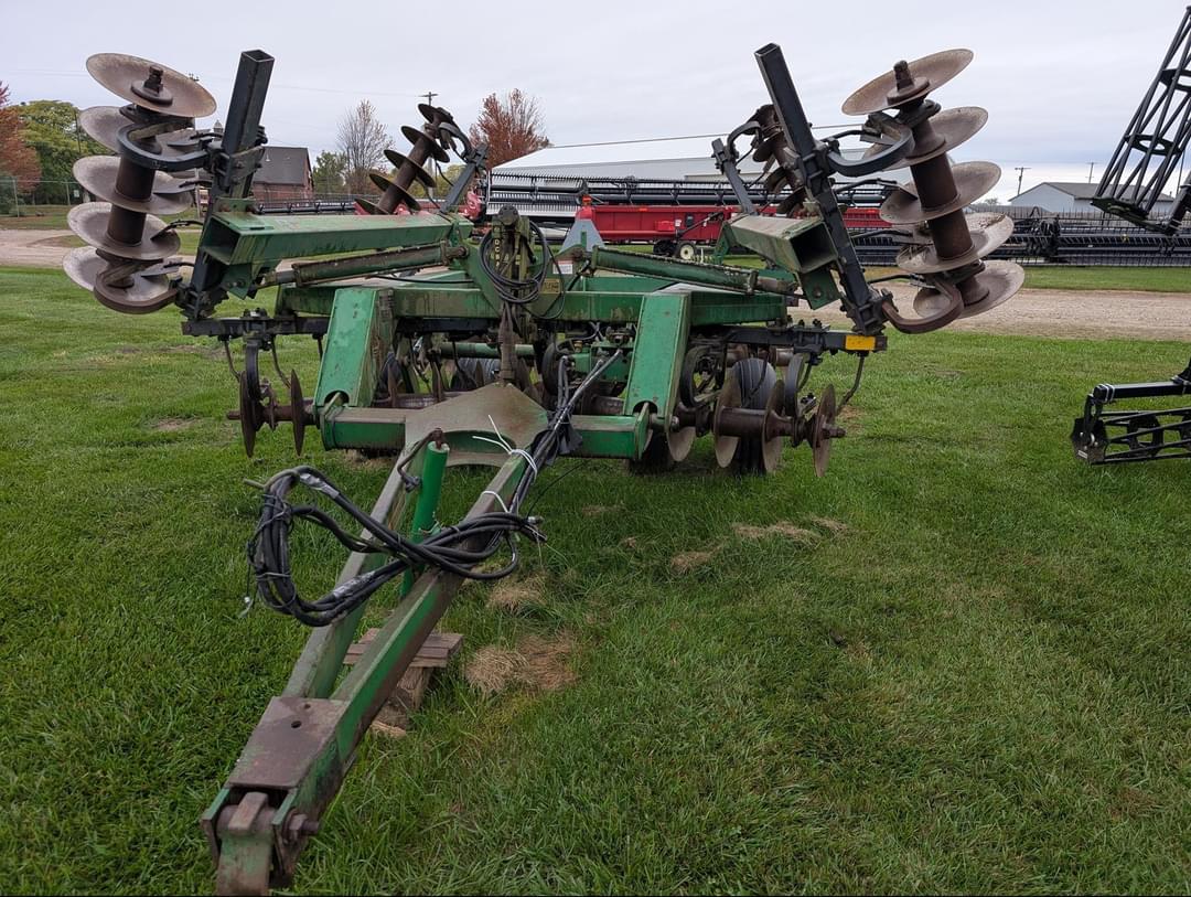 Image of John Deere 635 Image 0