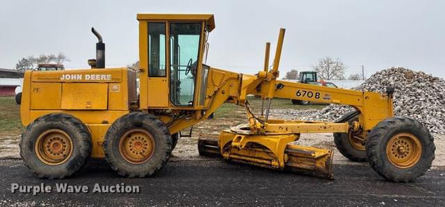 Image of John Deere 670B equipment image 3