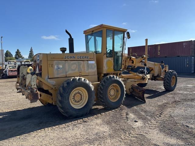 Image of John Deere 670B equipment image 2
