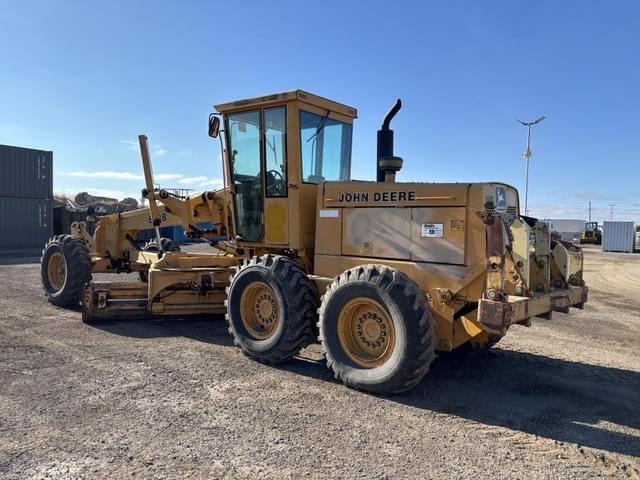 Image of John Deere 670B equipment image 3