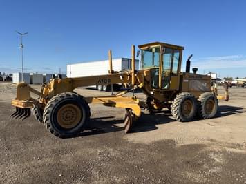 Main image John Deere 670B