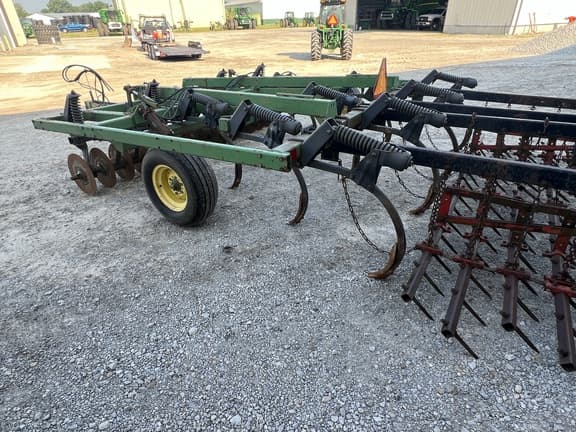 Image of John Deere 714 equipment image 4