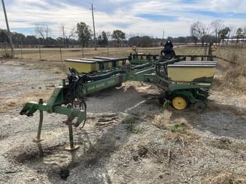 Main image John Deere 7200