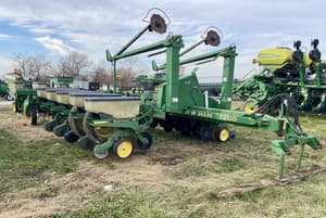 1991 John Deere 7200 Image