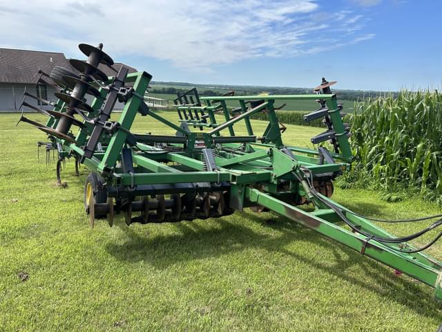 Image of John Deere 724 equipment image 4