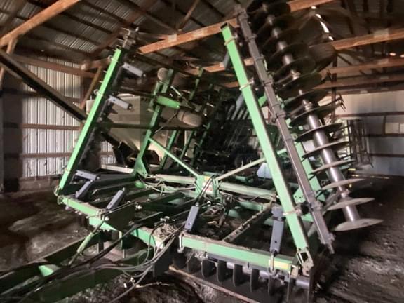 Image of John Deere 724 Primary image