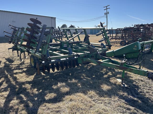 Image of John Deere 724 equipment image 3