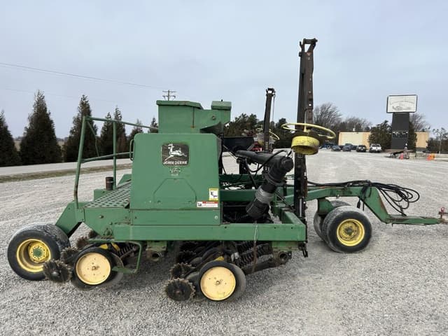 Image of John Deere 750 equipment image 3