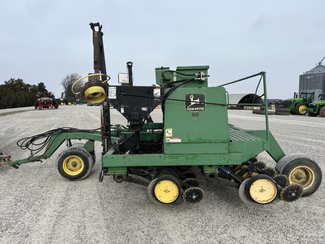 Image of John Deere 750 equipment image 2