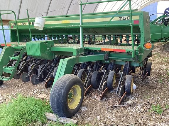 Image of John Deere 750 equipment image 2