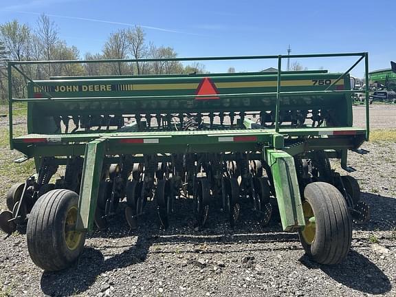 Image of John Deere 750 equipment image 2