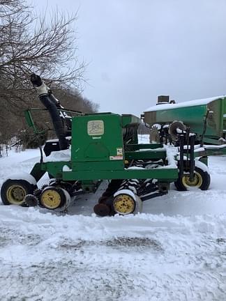 Image of John Deere 750 equipment image 2