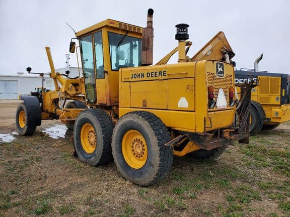 Image of John Deere 770BH equipment image 2
