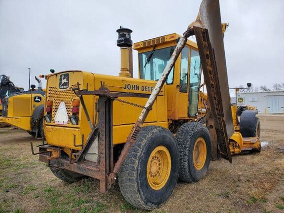 Image of John Deere 770BH equipment image 4