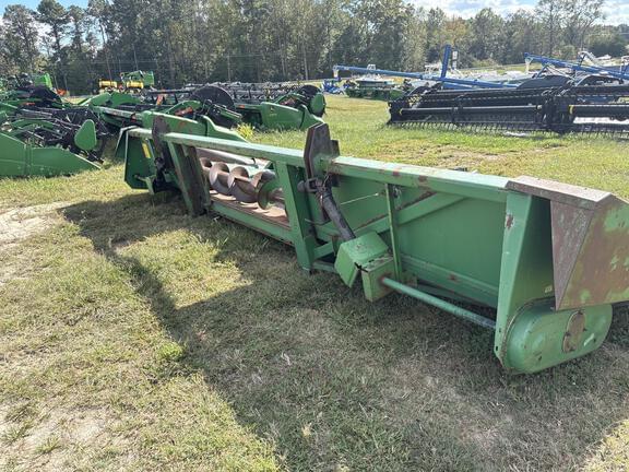 Image of John Deere 843 equipment image 4