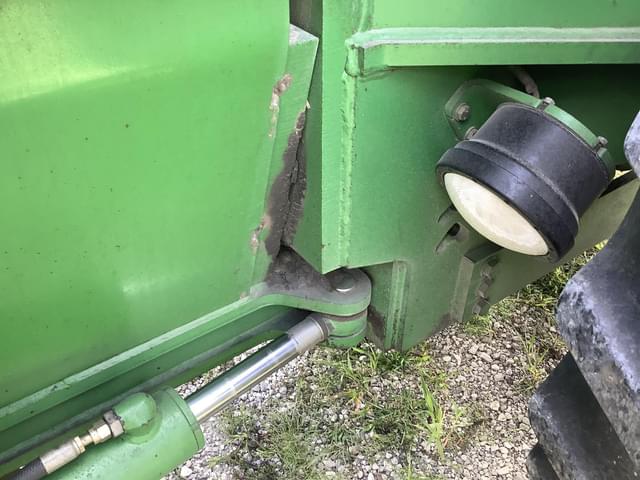 Image of John Deere 8560 equipment image 4