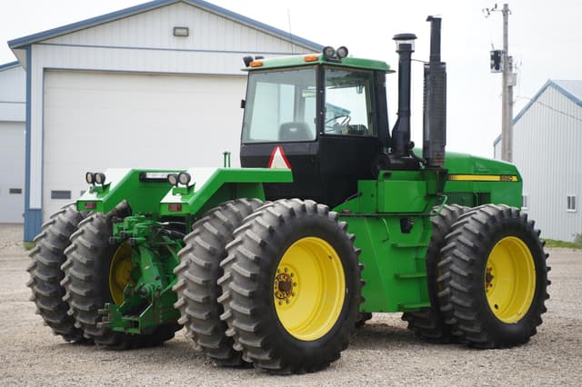 Image of John Deere 8560 equipment image 4