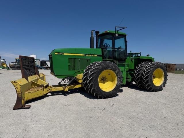 1991 John Deere 8560 Equipment Image0