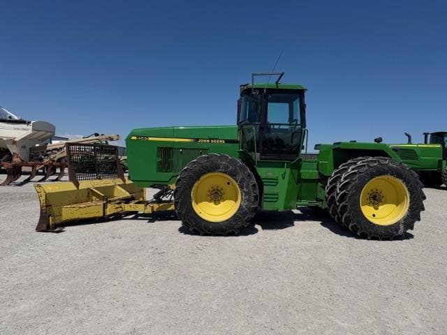 Image of John Deere 8560 equipment image 1