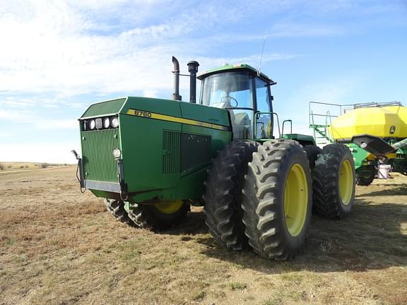 Image of John Deere 8760 equipment image 1