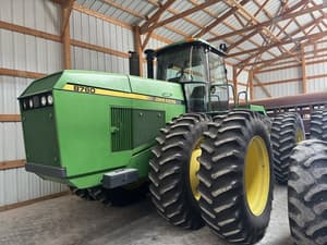 1991 John Deere 8760 Image