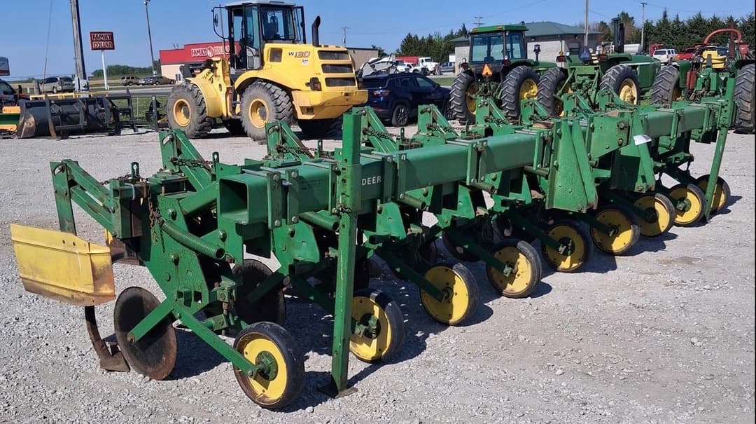 Image of John Deere 885 Primary image