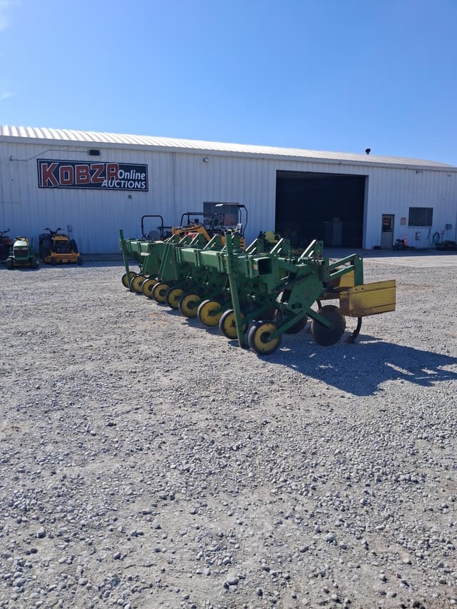 Image of John Deere 885 equipment image 1