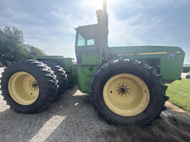 Image of John Deere 8960 equipment image 1