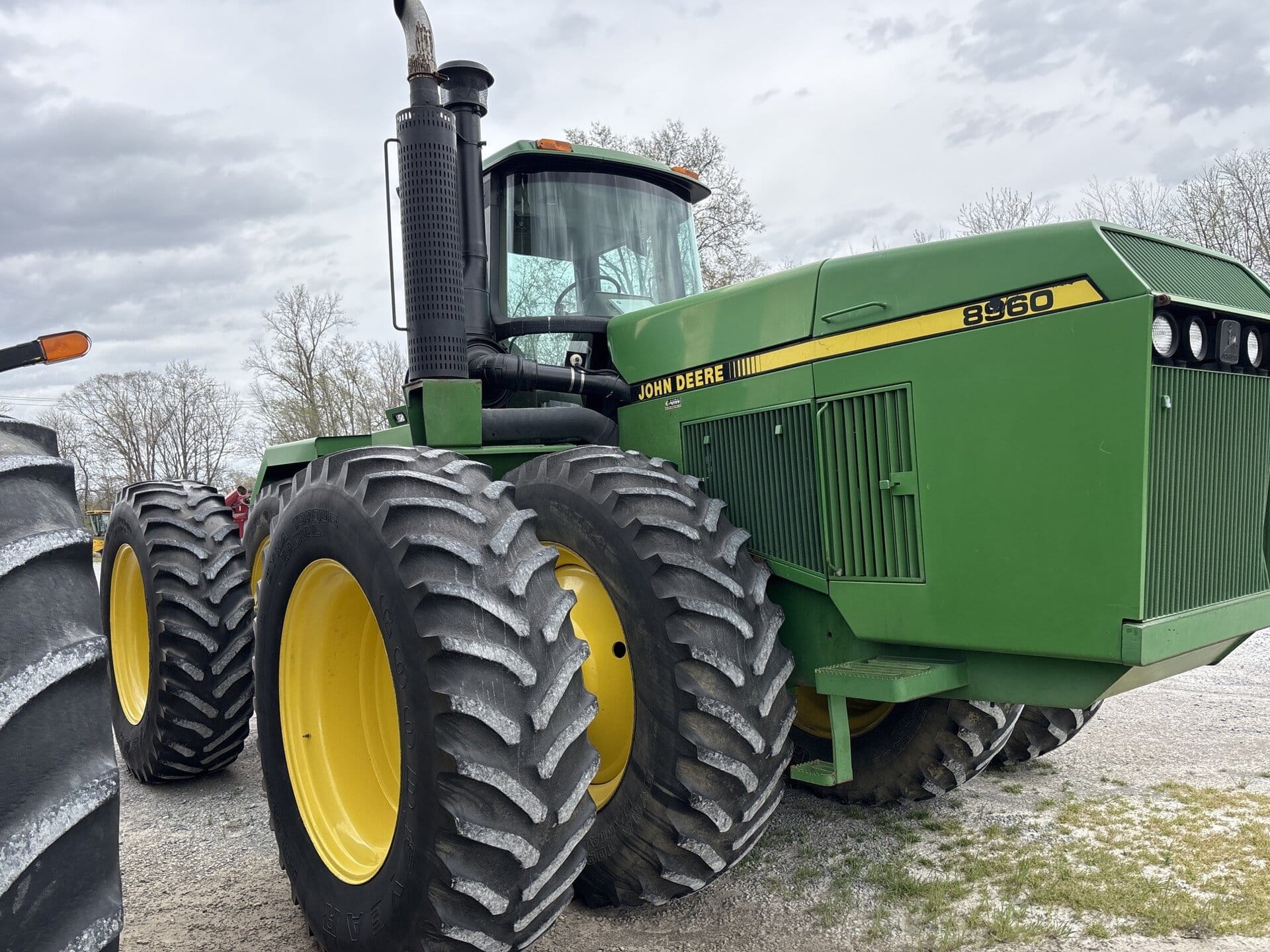 1991 John Deere 8960 Equipment Image0
