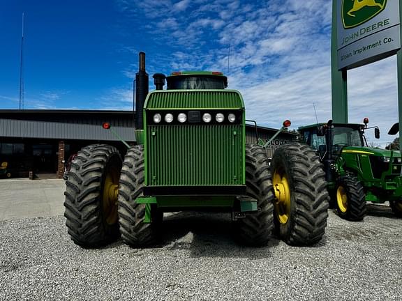 Image of John Deere 8960 equipment image 1